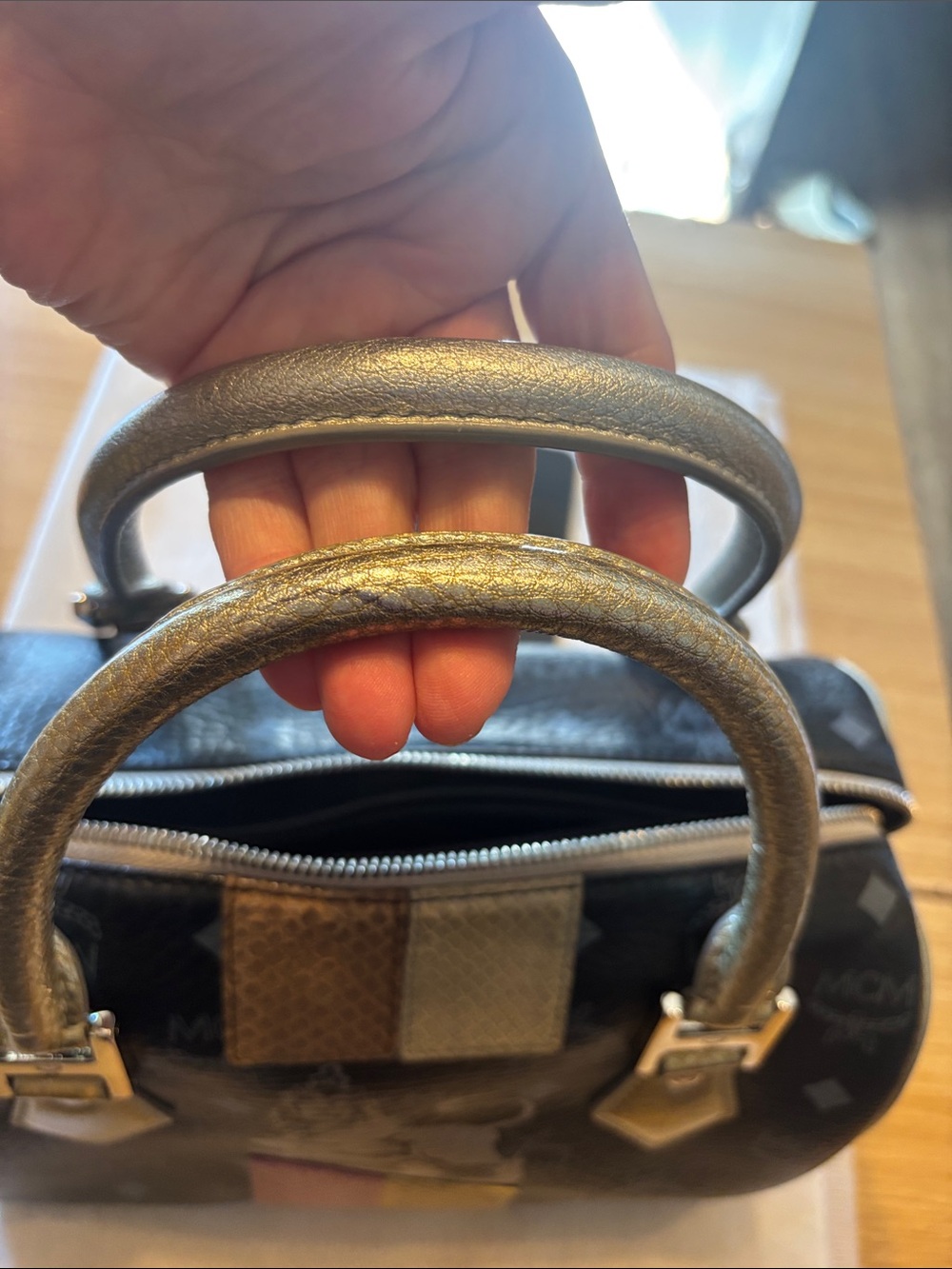 Mcm Limited Lion size 25 suede inside gorgeous - Picture 10 of 17